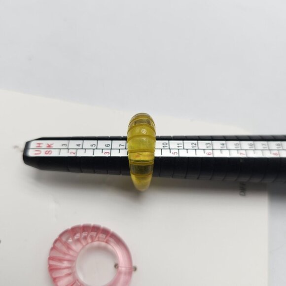 Zara Pink Yellow Acrylic Ring Set READ ME MISSING TWO Size 4 - Picture 6 of 6